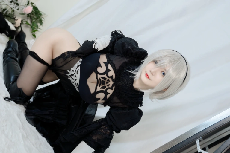 51酱《2B黑婚纱》主题写真：53张全套美图，含2个视频