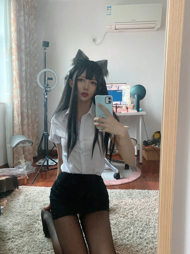 51酱《OL》主题写真：20张全套美图，含2个视频