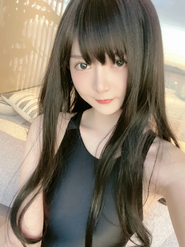 51酱《黑红泳装》主题写真：72张全套美图，含2个视频