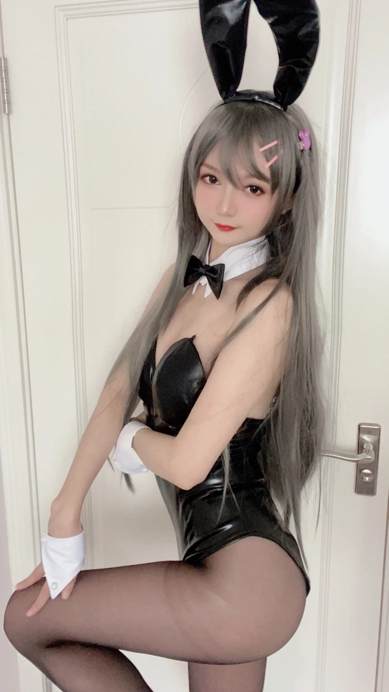 51酱《樱岛麻衣》主题写真：40张全套美图，含1个视频