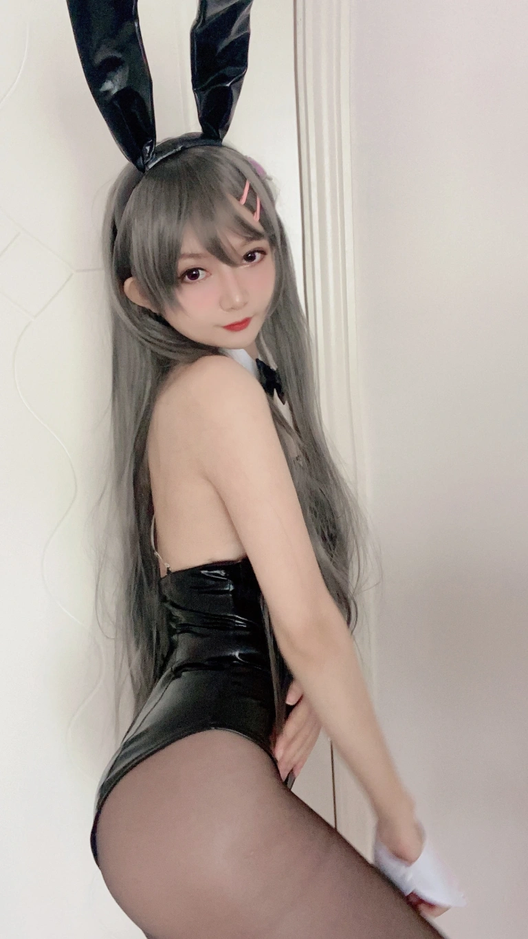 51酱《樱岛麻衣》主题写真：40张全套美图，含1个视频