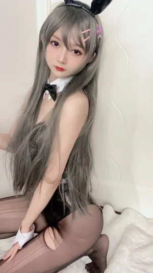 51酱《樱岛麻衣》主题写真：40张全套美图，含1个视频