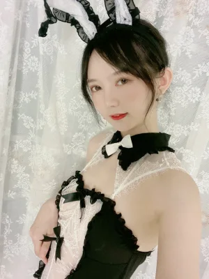 51酱《油光袜》主题写真：59张全套美图，含4个视频