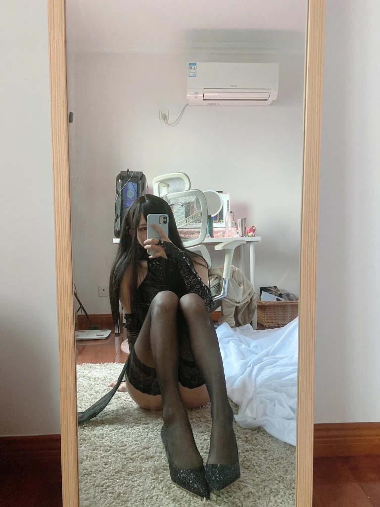 51酱《靡烟》主题写真：35张全套美图