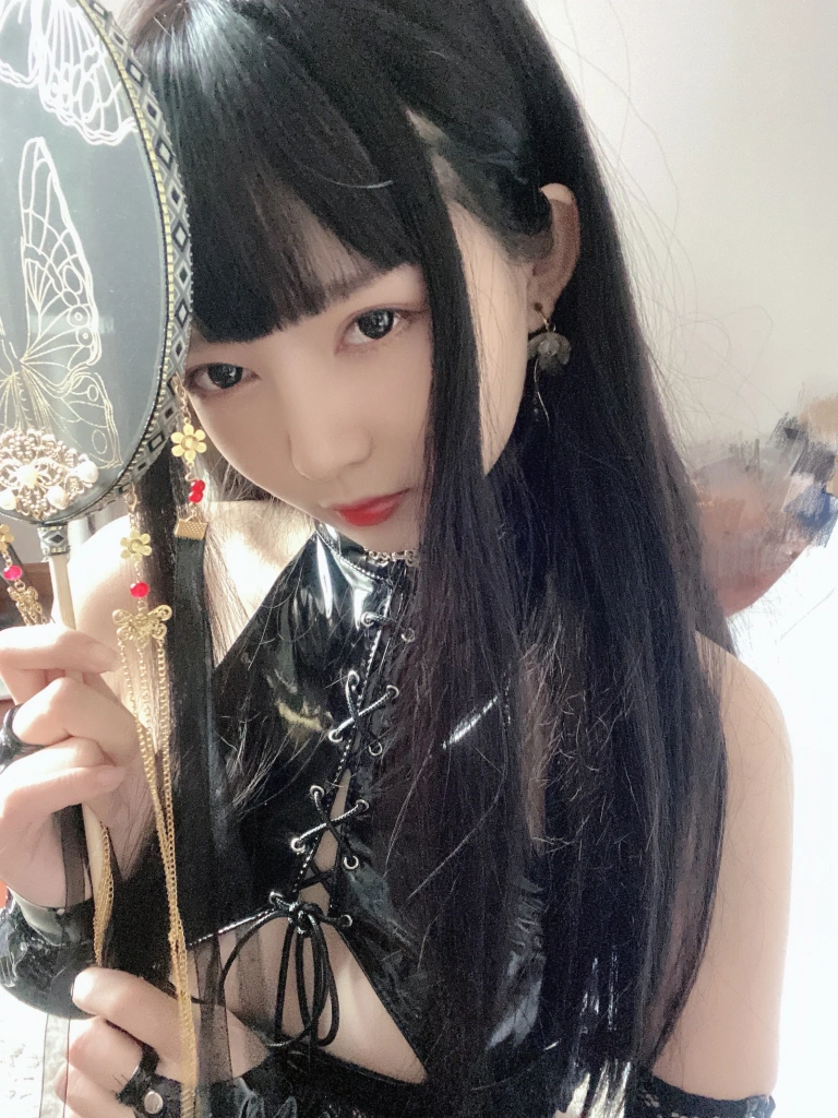 51酱《靡烟》主题写真：35张全套美图