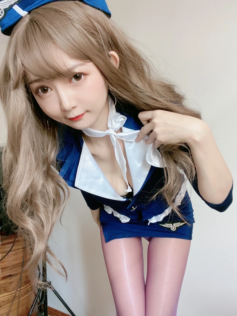 51酱《蓝色制服装》主题写真：35张全套美图，含3个视频