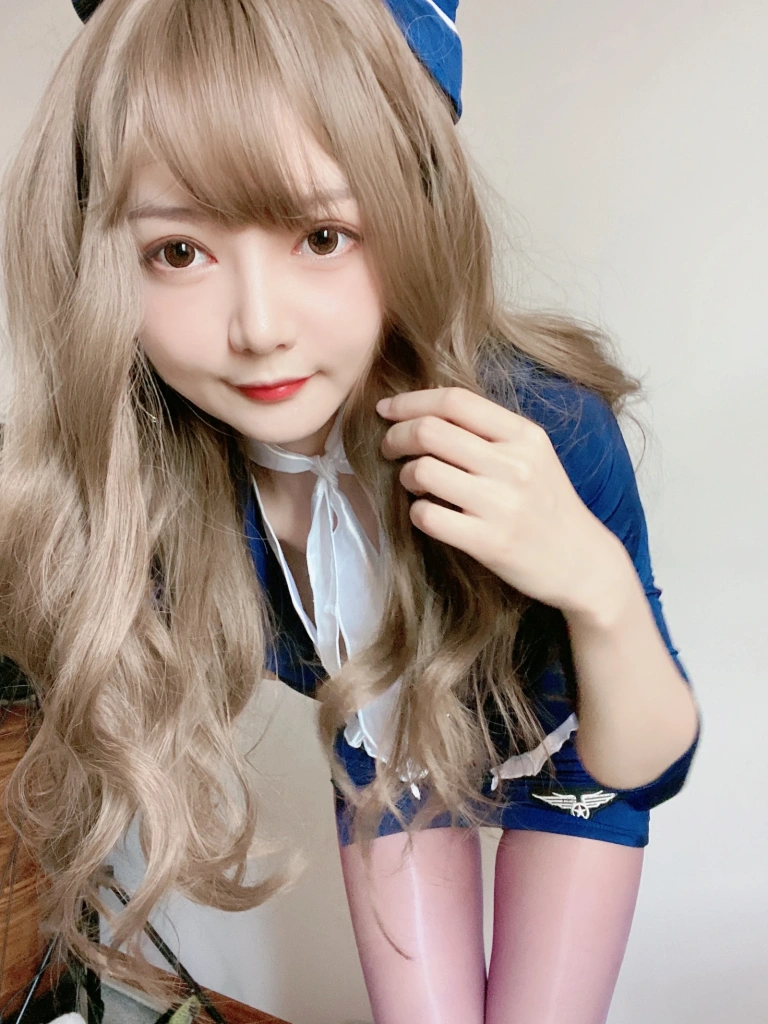 51酱《蓝色制服装》主题写真：35张全套美图，含3个视频