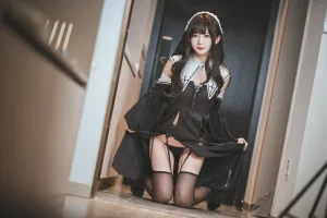 51酱《修女》主题写真：33张全套美图
