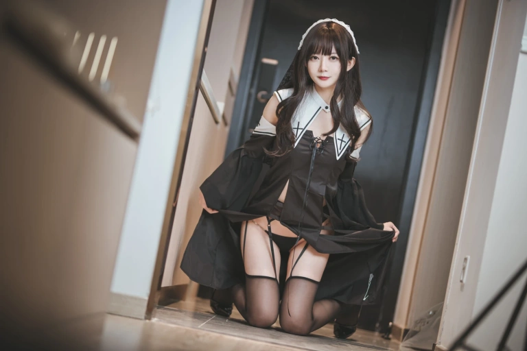 51酱《修女》主题写真：33张全套美图
