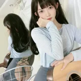51酱《吉他妹妹自拍》主题写真：25张全套美图，含3个视频