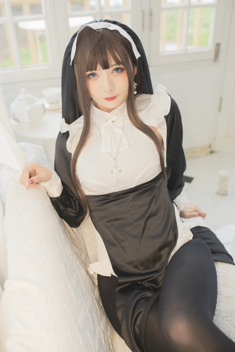 51酱《修女》主题写真：24张全套美图