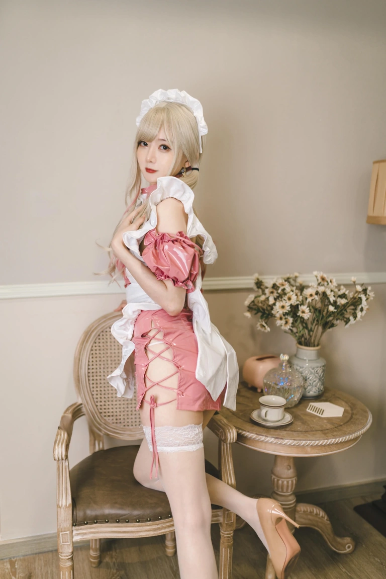 51酱《可爱女仆》主题写真：12张全套美图