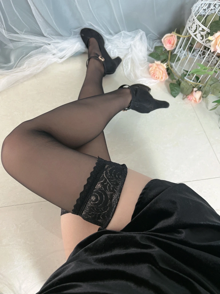 51酱《2023年01月真爱粉》主题写真：76张全套美图，含8个视频
