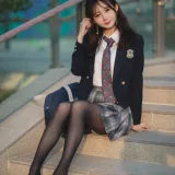 51酱《2023年02月真爱粉》主题写真：68张全套美图，含6个视频