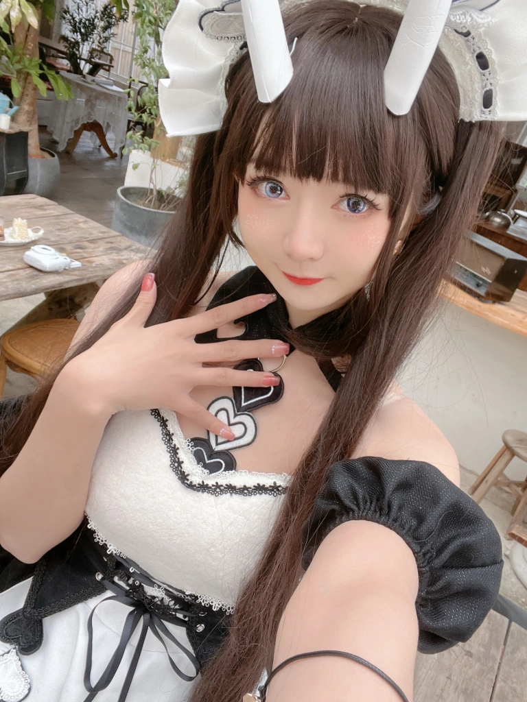 51酱《2023年02月真爱粉》主题写真：68张全套美图，含6个视频