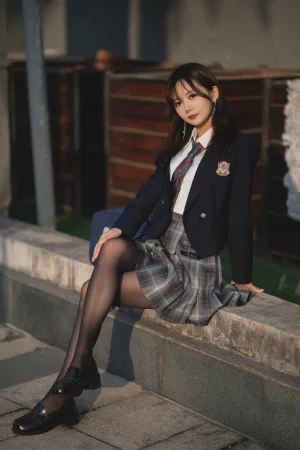 51酱《2023年02月真爱粉》主题写真：68张全套美图，含6个视频