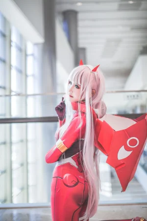 三度_69《DARLING in the FRANXX》主题写真：16张全套美图