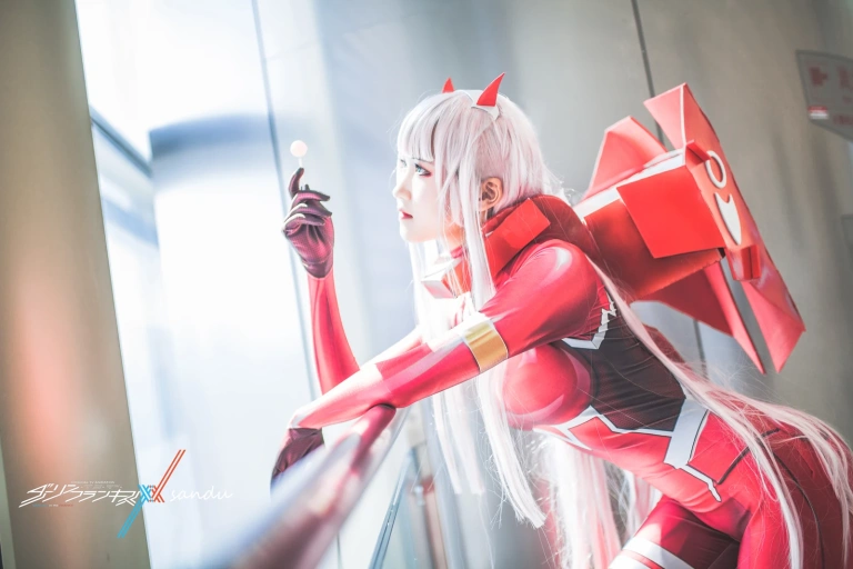 三度_69《DARLING in the FRANXX》主题写真：16张全套美图