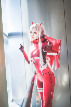 三度_69《DARLING in the FRANXX》主题写真：16张全套美图