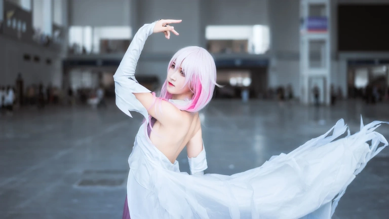 三度_69《EGOIST》主题写真：8张全套美图