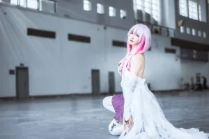 三度_69《EGOIST》主题写真：8张全套美图