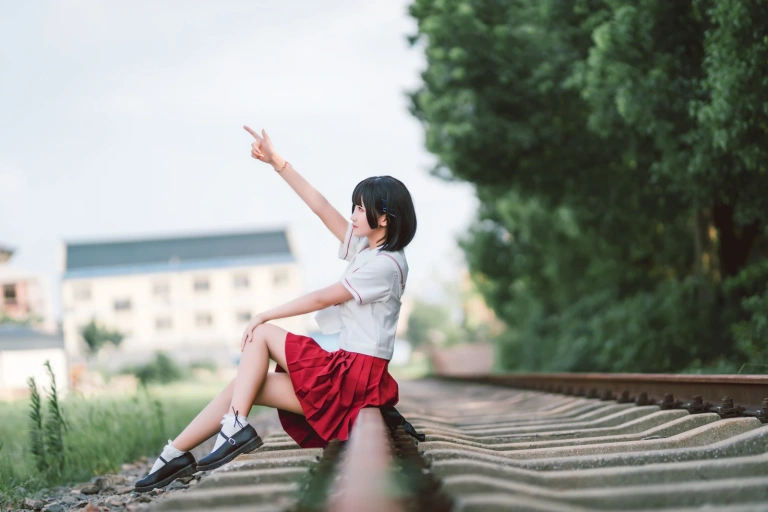 三度_69《JK红裙》主题写真：11张全套美图