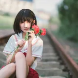 三度_69《JK红裙》主题写真：11张全套美图