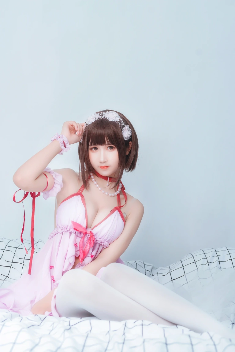 三度_69《加藤惠睡衣》主题写真：9张全套美图