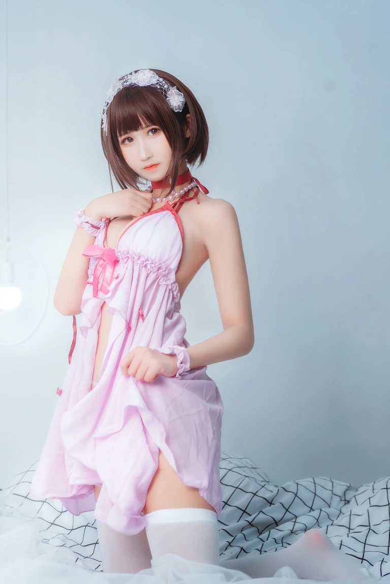 三度_69《加藤惠睡衣》主题写真：9张全套美图