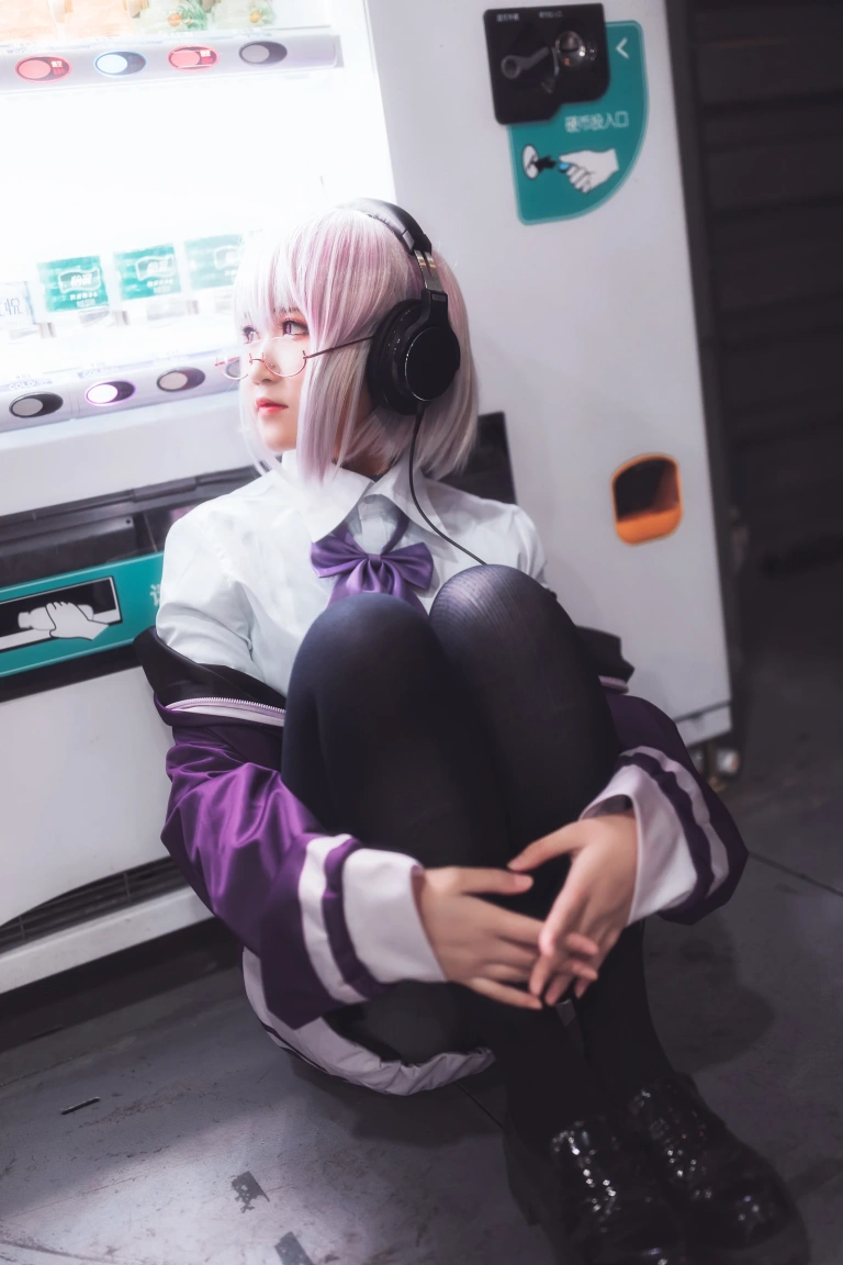 三度_69《电光超人古立特》主题写真：9张全套美图