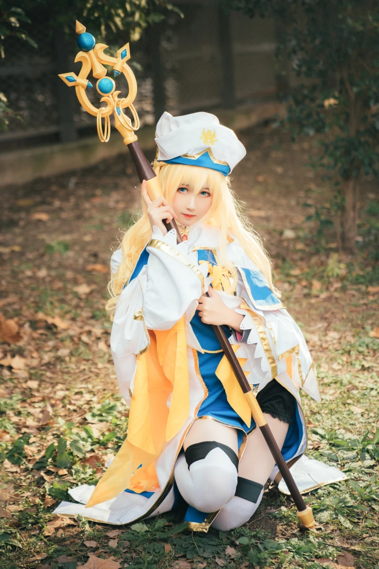 三度_69《哥布林杀手》主题写真：7张全套美图