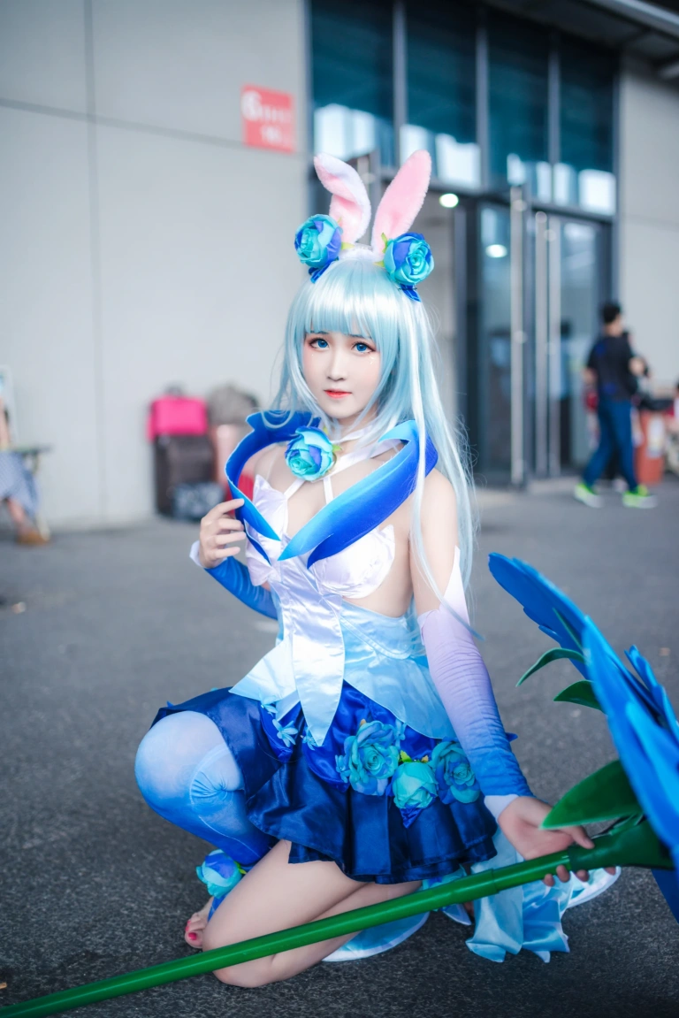 三度_69《花间舞公孙离》主题写真：18张全套美图