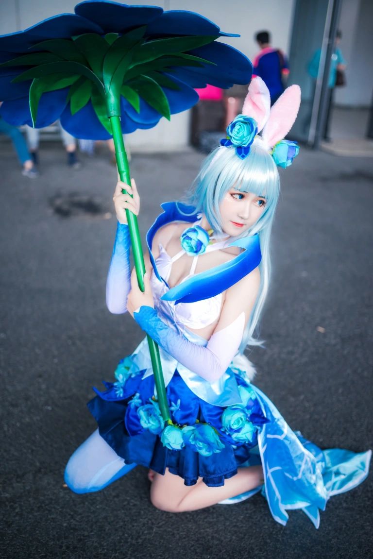 三度_69《花间舞公孙离》主题写真：18张全套美图