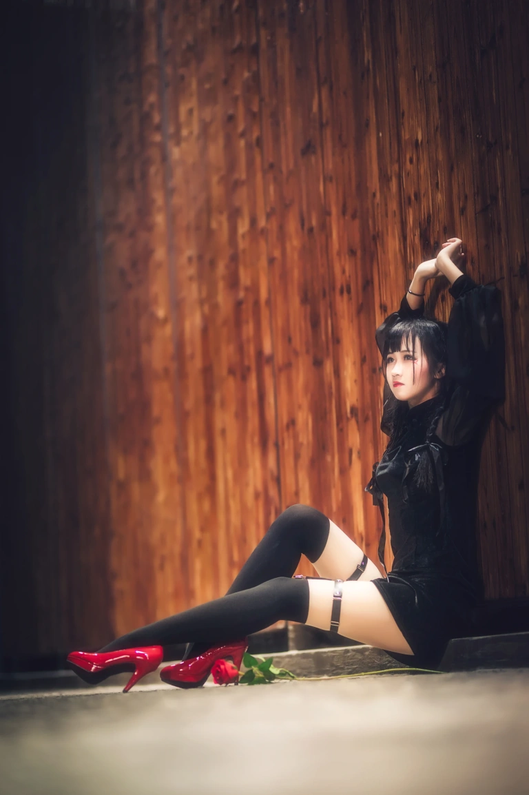三度_69《玫瑰旗袍》主题写真：13张全套美图