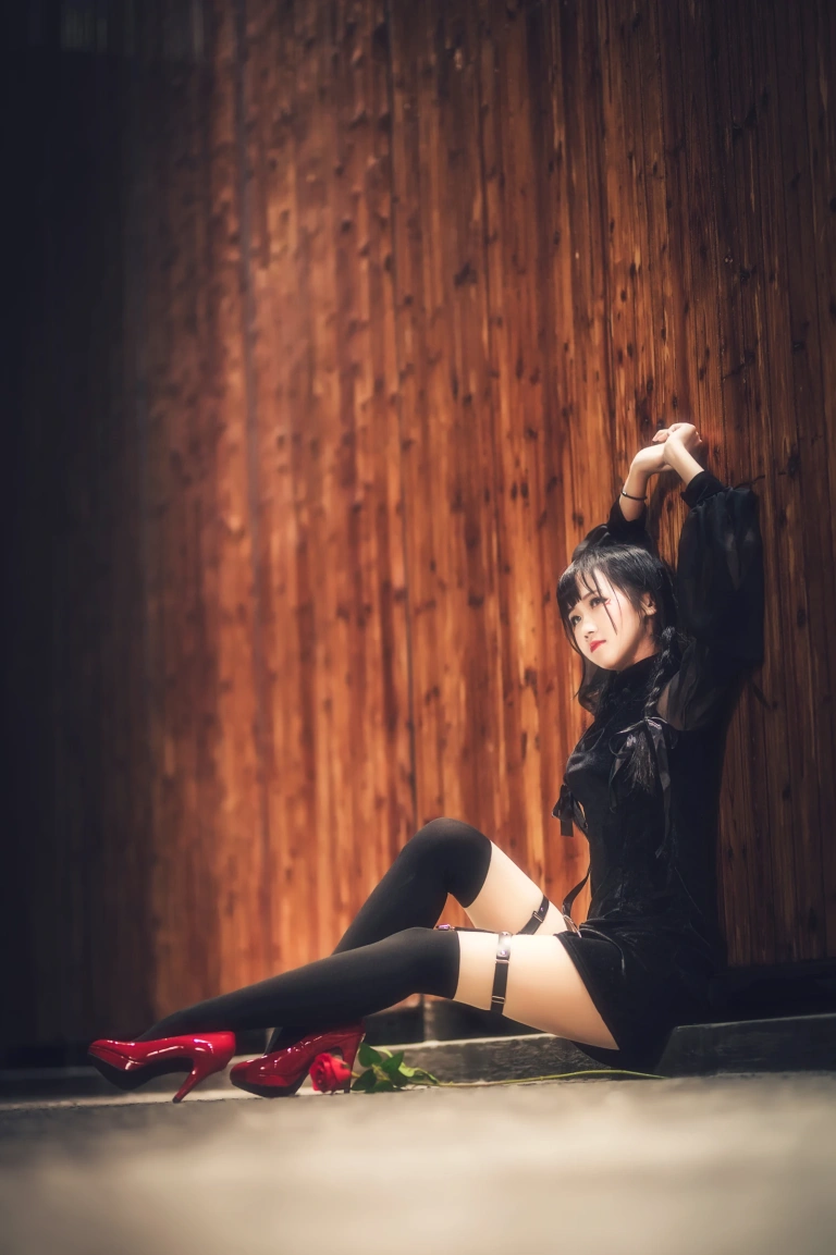 三度_69《玫瑰旗袍》主题写真：13张全套美图