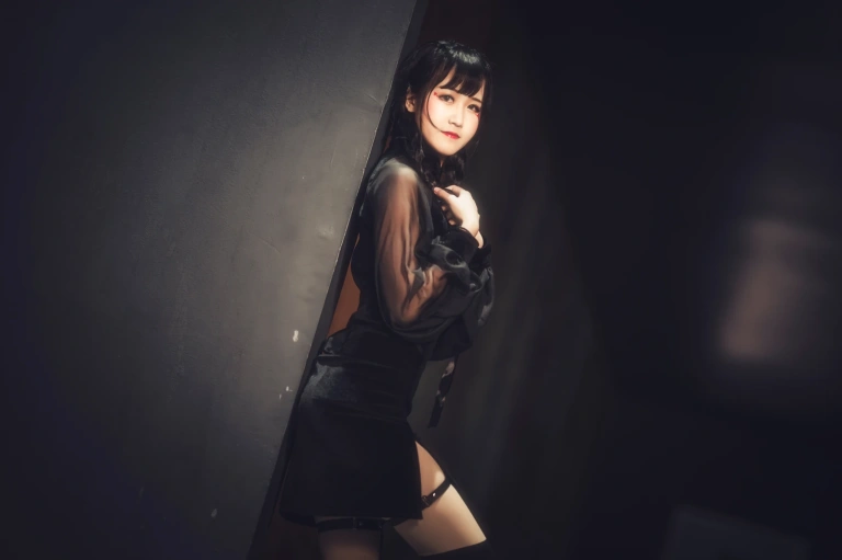 三度_69《玫瑰旗袍》主题写真：13张全套美图