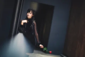三度_69《玫瑰旗袍》主题写真：13张全套美图
