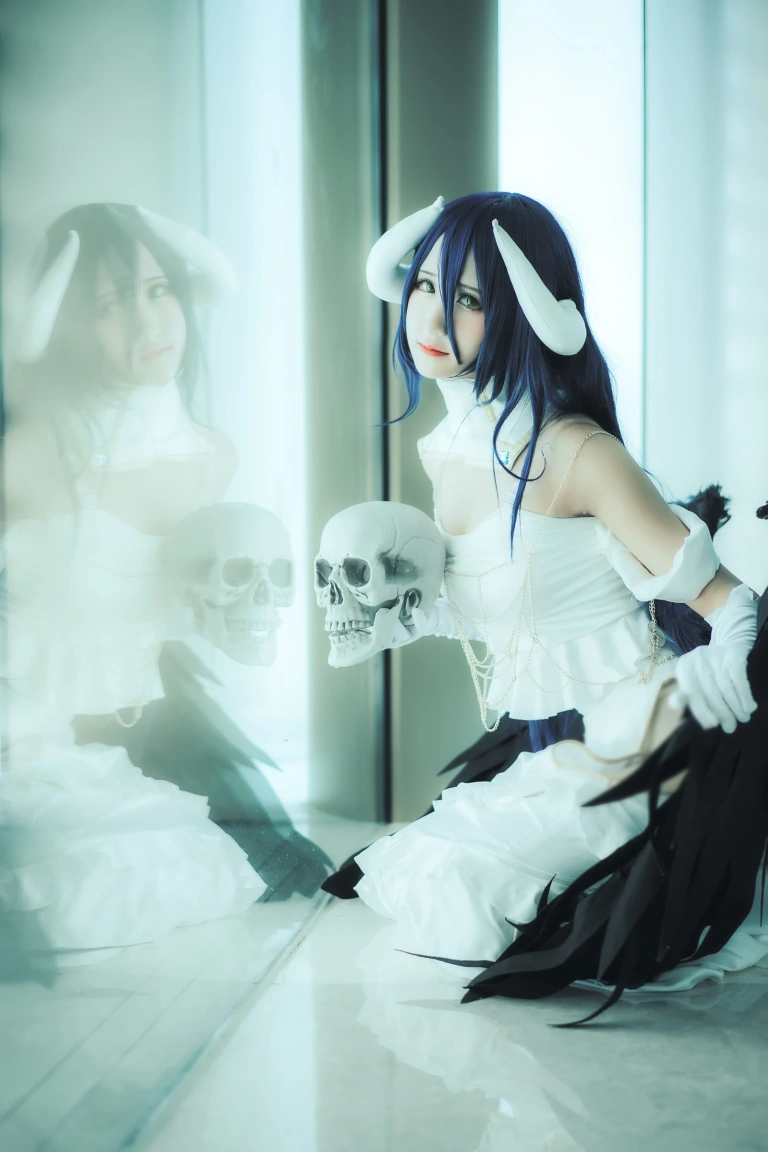 三度_69《雅儿贝德》主题写真：9张全套美图