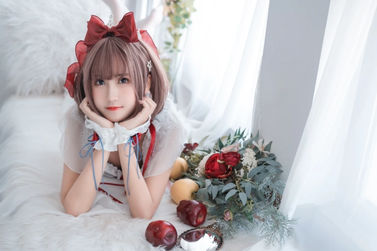 三度_69《白雪姬》主题写真：41张全套美图，含3个视频