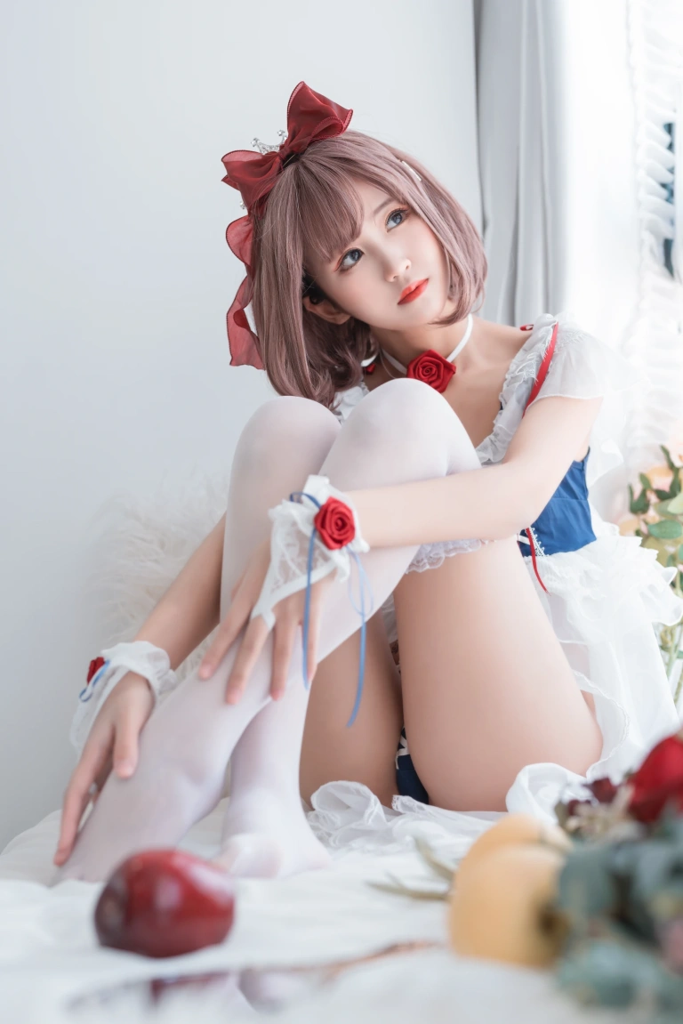 三度_69《白雪姬》主题写真：41张全套美图，含3个视频