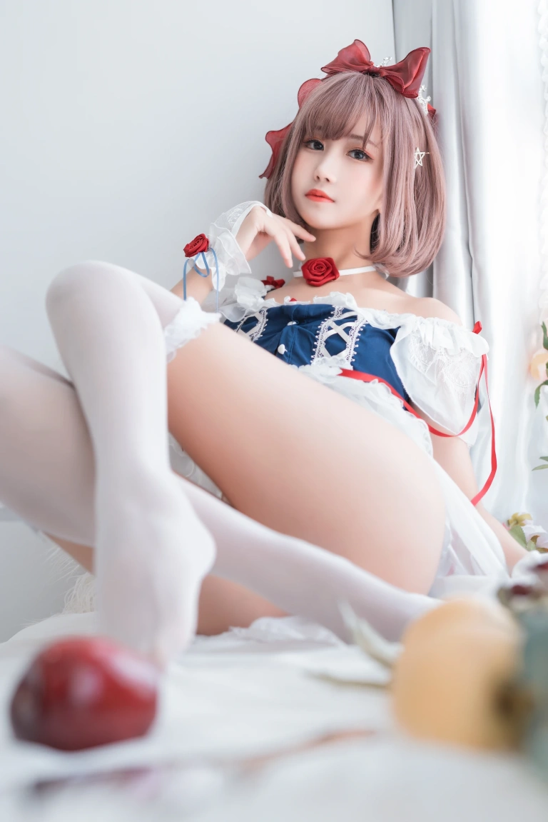 三度_69《白雪姬》主题写真：41张全套美图，含3个视频