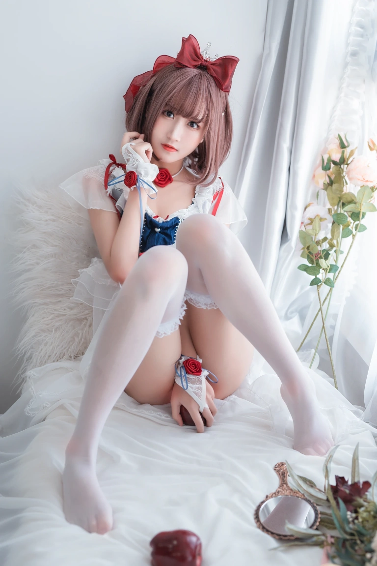 三度_69《白雪姬》主题写真：41张全套美图，含3个视频