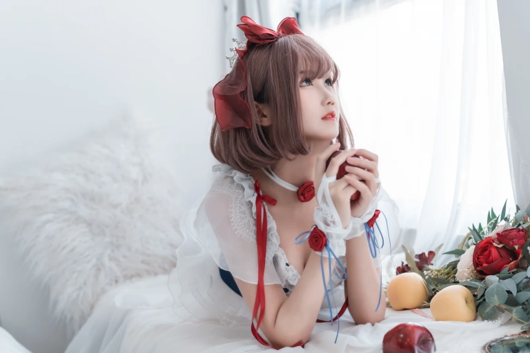 三度_69《白雪姬》主题写真：41张全套美图，含3个视频