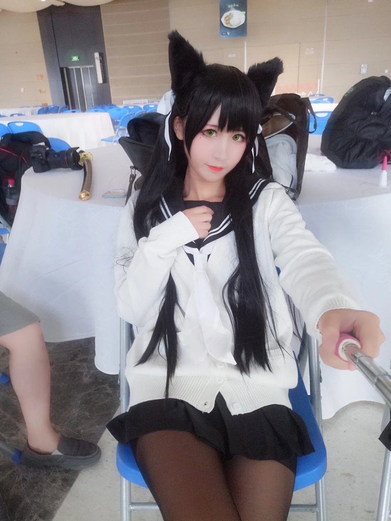 三度_69《碧蓝航线》主题写真：34张全套美图