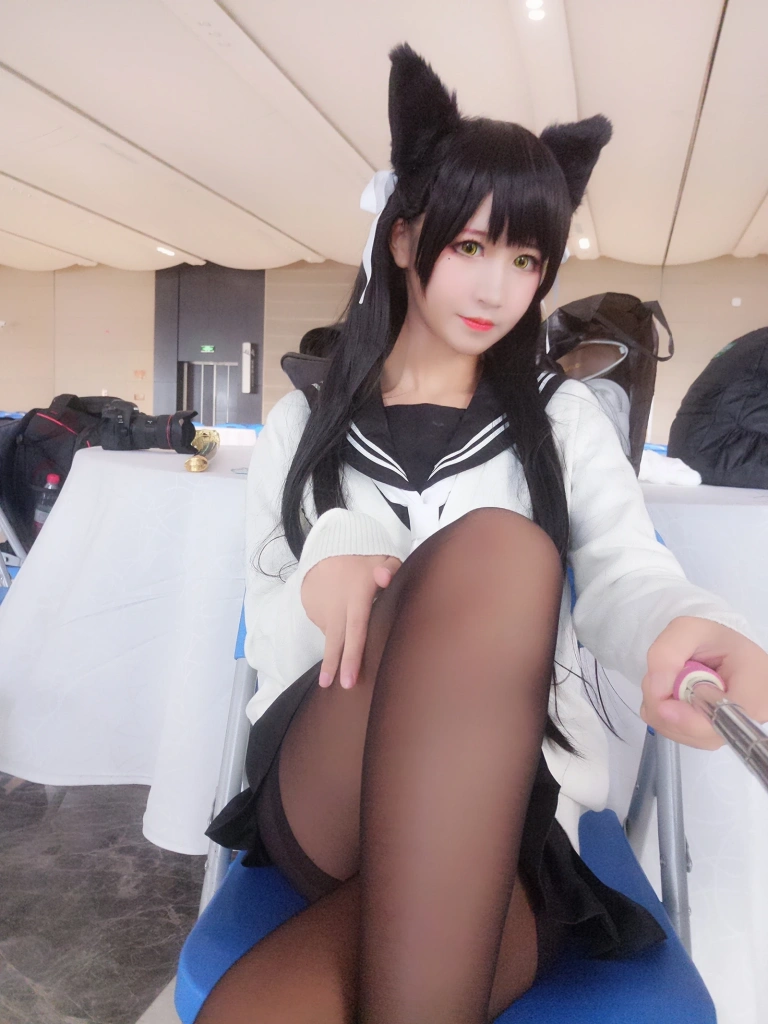 三度_69《碧蓝航线》主题写真：34张全套美图