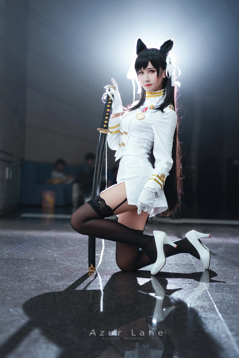 三度_69《碧蓝航线》主题写真：34张全套美图