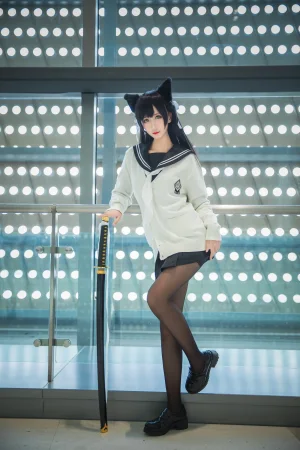 三度_69《碧蓝航线》主题写真：34张全套美图
