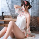 三度_69《肚兜》主题写真：32张全套美图