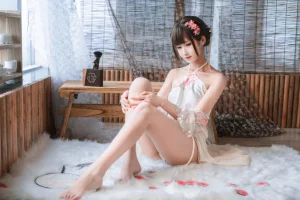 三度_69《肚兜》主题写真：32张全套美图