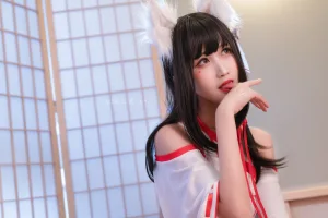 三度_69《狐巫女》主题写真：33张全套美图，含2个视频